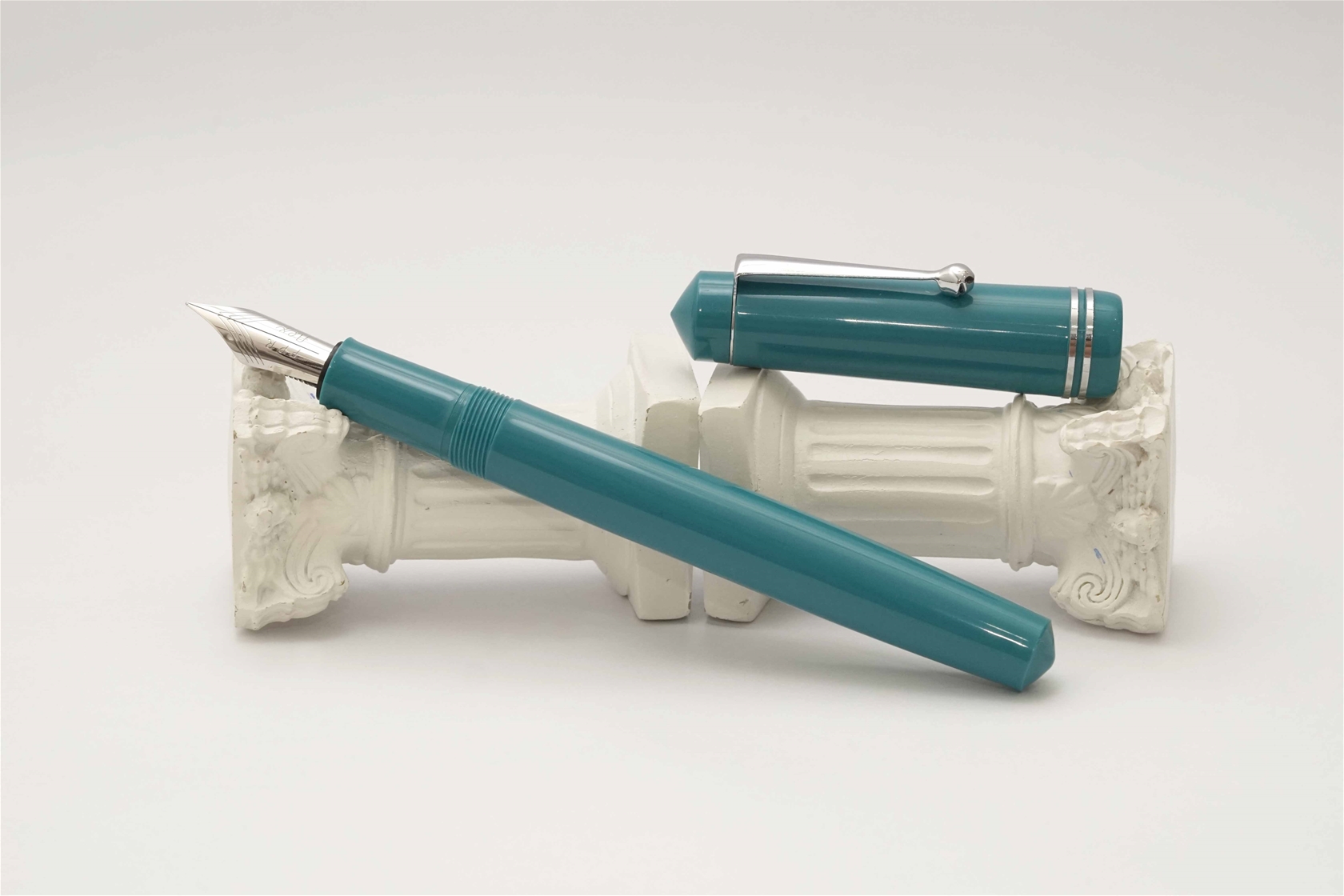 B t M y Fountain Pen Revolution Darjeeling Teal Flex Nib